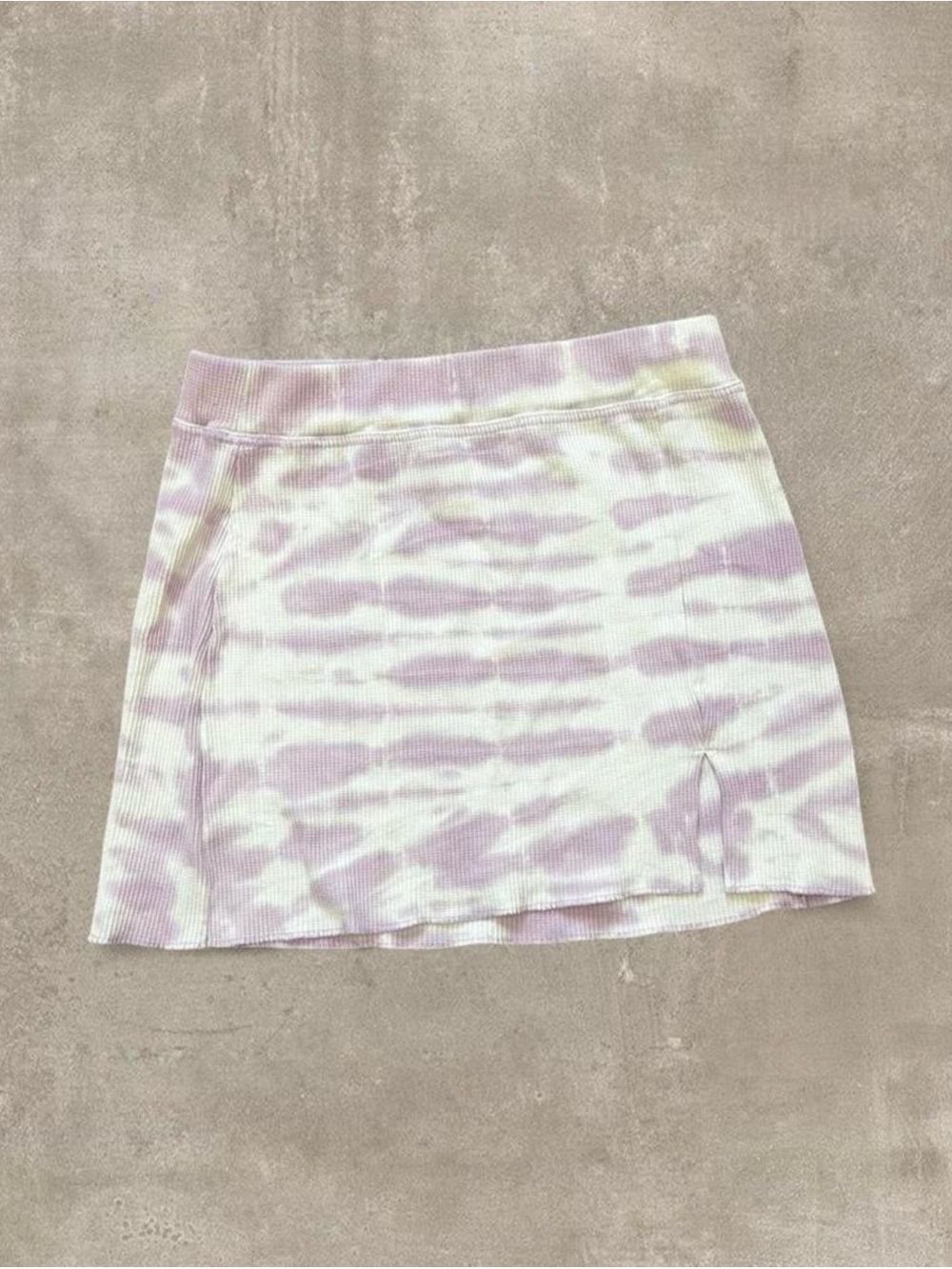 Tie-Dye Ribbed Mini Skirt in Lavender and White